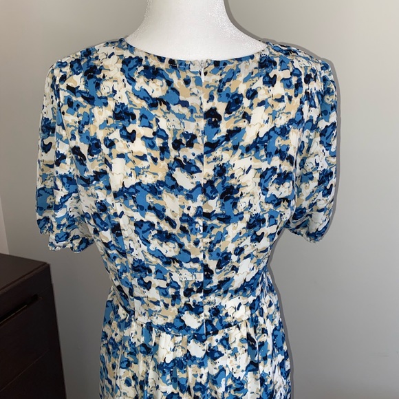 BRAND NEW FLORAL DRESS - Picture 6 of 9